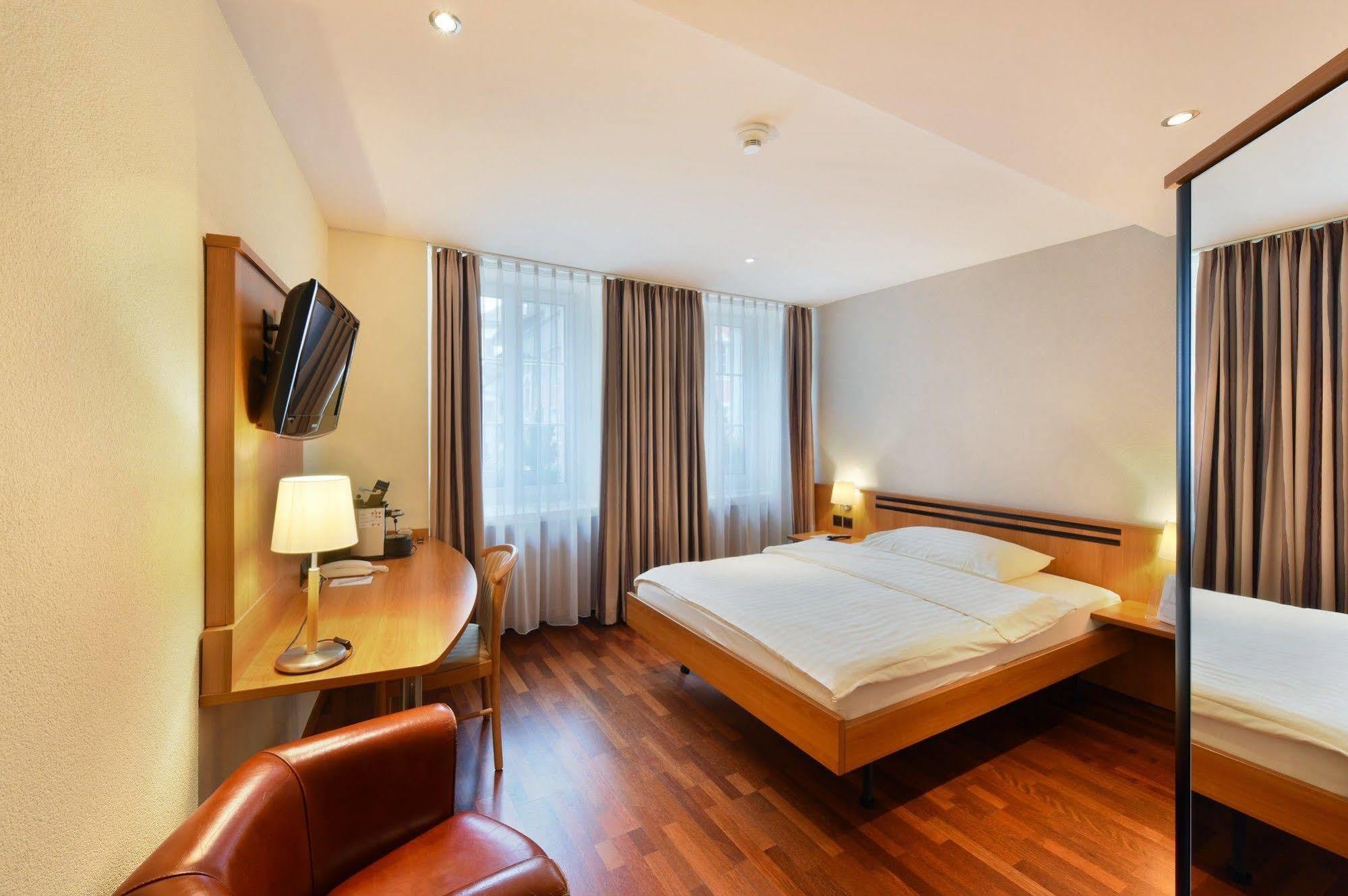 Apart Hotel Amadeo Zofingen Exterior photo
