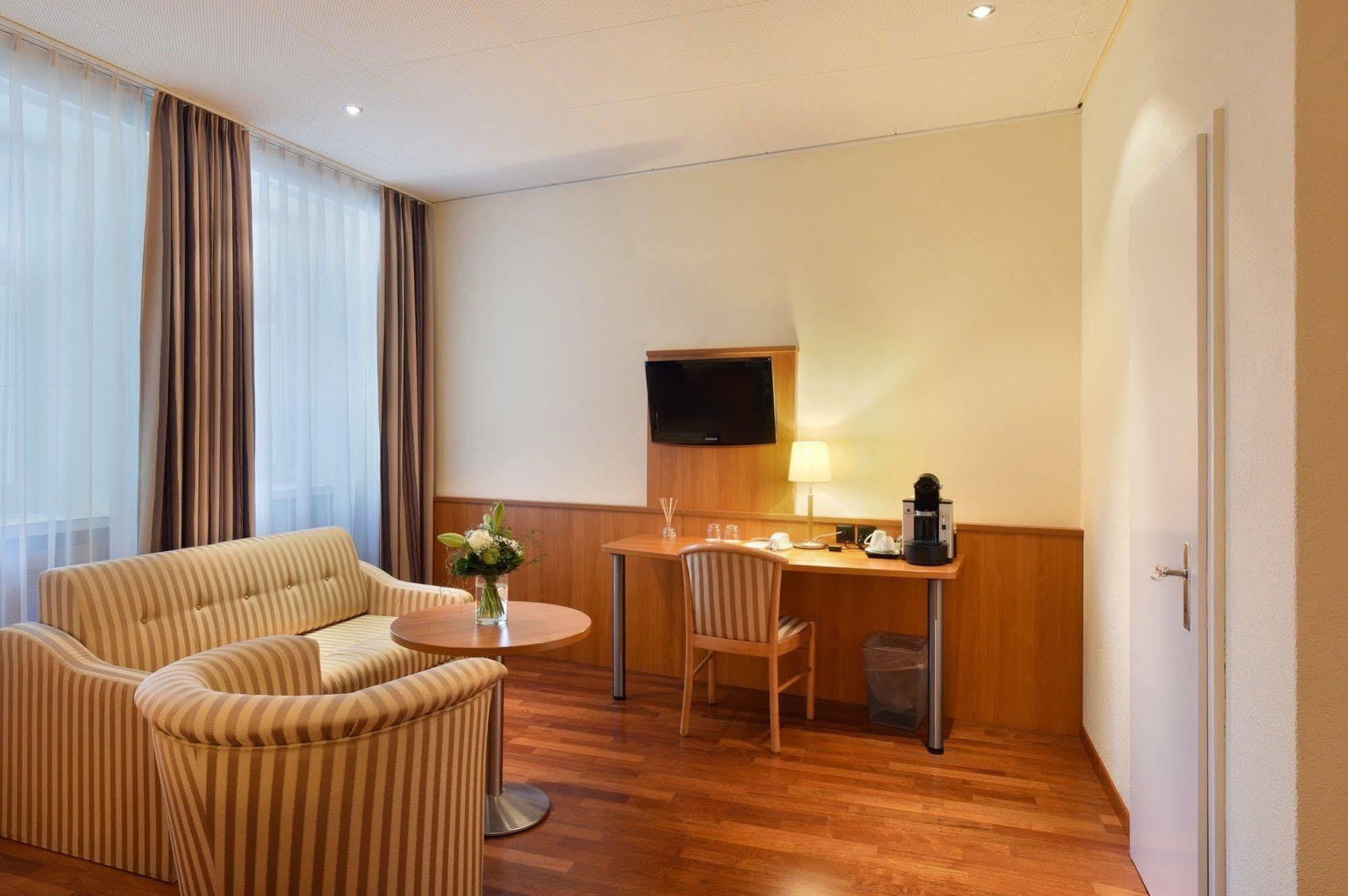 Apart Hotel Amadeo Zofingen Exterior photo
