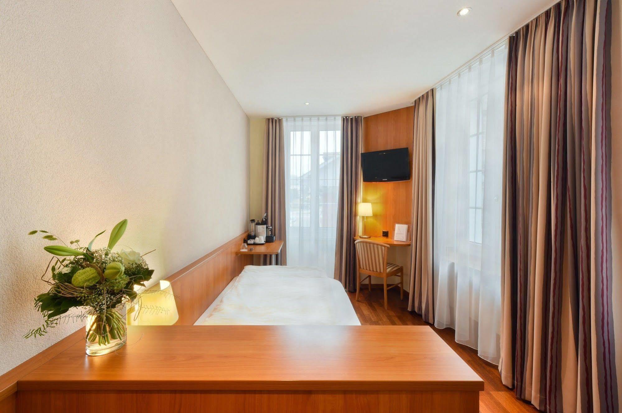 Apart Hotel Amadeo Zofingen Exterior photo